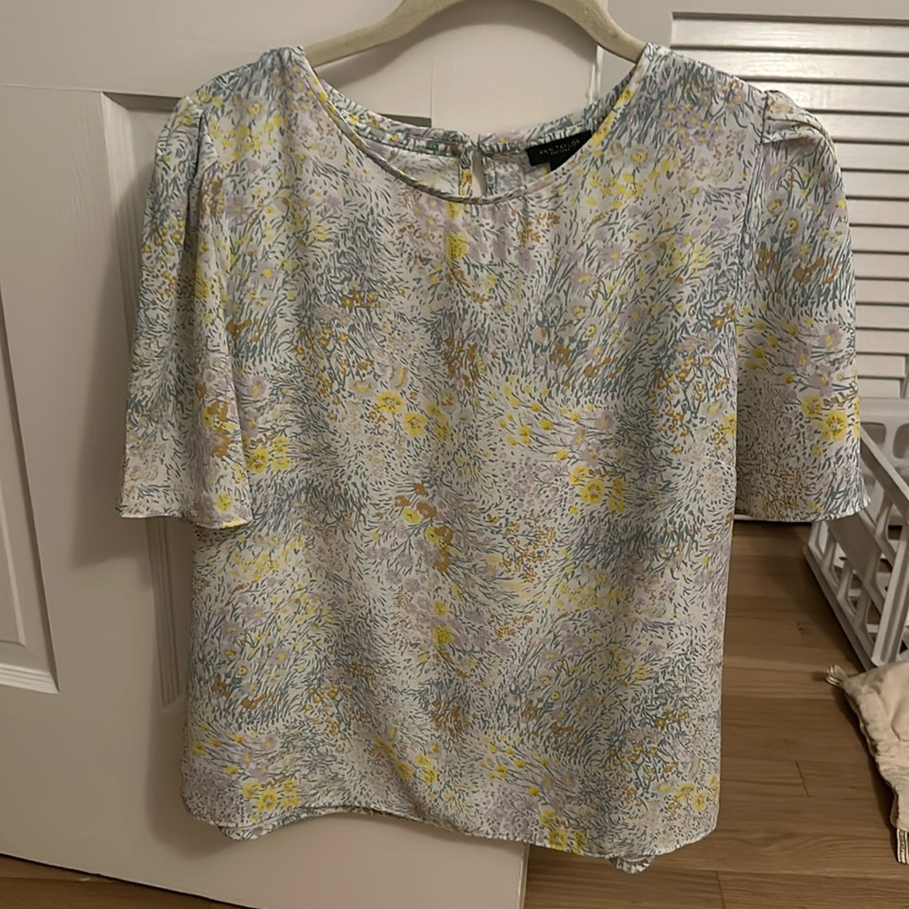 Ann Taylor Factory blouse in a tan, purple and yellow floral print, M